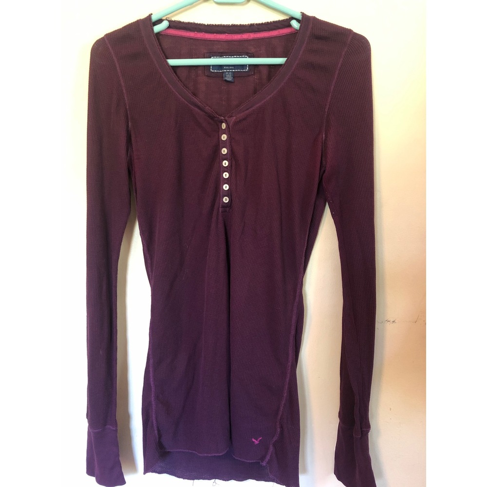 Y2K American Eagle Bella Swan Long Sleeve Waffle Knit Henley Top Burgundy Medium